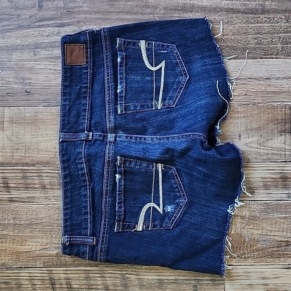 American Eagle Artist Jean Shorts Sz 6 - Picture 2 of 3